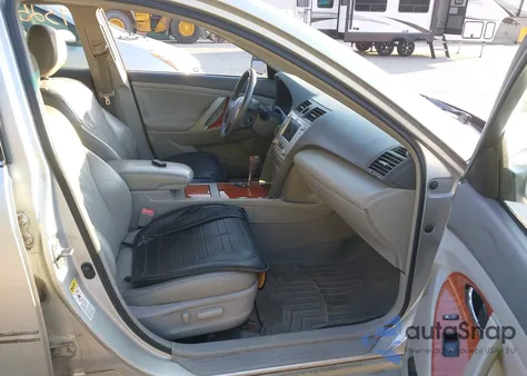 2011 Toyota Camry Xle z USA, uszkodzony, nr VIN 4T4BF3EK7BR170517